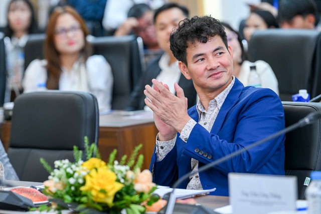 NSND Xuân Bắc, ca sĩ Hồ Ngọc Hà ngồi 'ghế nóng' Giải thưởng Human Act Prize 2025 - Ảnh 3. NSND Xuân Bắc, ca sĩ Hồ Ngọc Hà ngồi 'ghế nóng' Giải thưởng Human Act Prize 2025 - Ảnh 3.