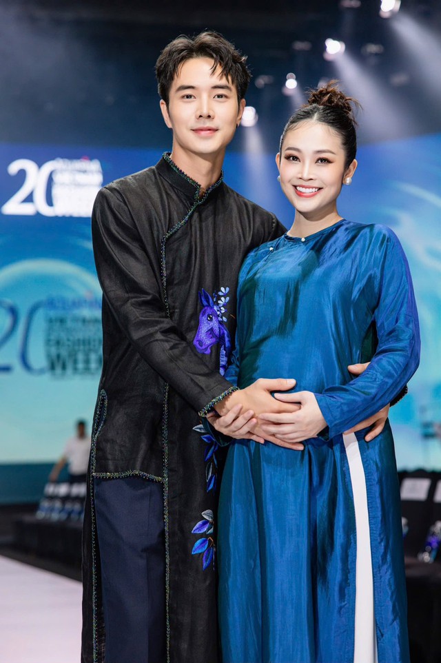 MC Thùy Linh lộ diện xinh đẹp trong thai kỳ, sắc vóc khiến fan xuýt xoa - Ảnh 4. MC Thùy Linh lộ diện xinh đẹp trong thai kỳ, sắc vóc khiến fan xuýt xoa - Ảnh 4.