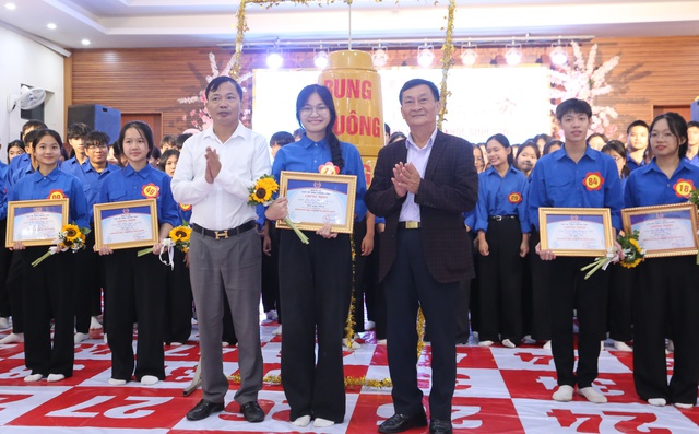 Cuộc thi Rung chuông vàng nâng cao kiến thức dân số và sức khỏe sinh sản trong trường học - Ảnh 7. Cuộc thi Rung chuông vàng nâng cao kiến thức dân số và sức khỏe sinh sản trong trường học - Ảnh 7.