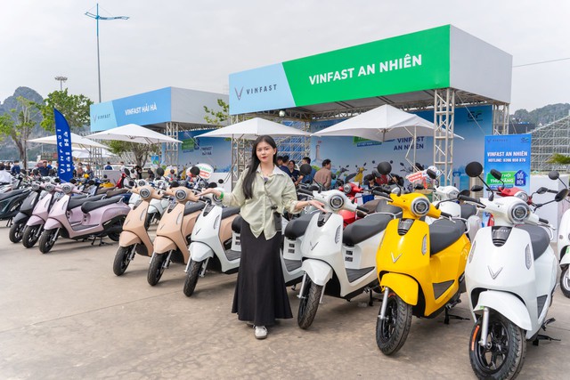 Gen Z hào hứng chuyển sang điện với dàn xe máy điện mới của VinFast - Ảnh 1. Gen Z hào hứng chuyển sang điện với dàn xe máy điện mới của VinFast - Ảnh 1.