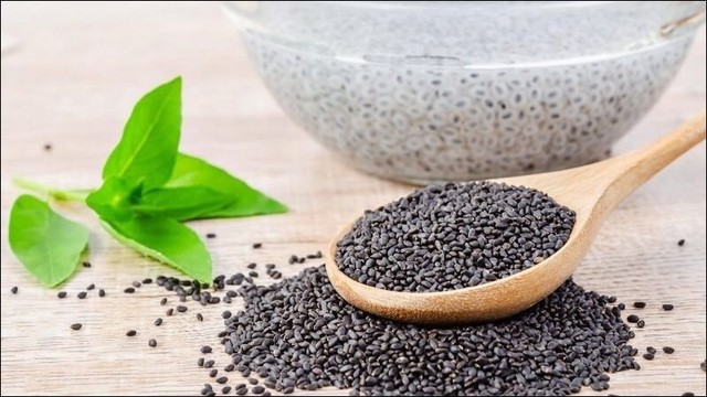 Người bị bệnh này lưu ý trước khi ăn hạt chia - Ảnh 1.