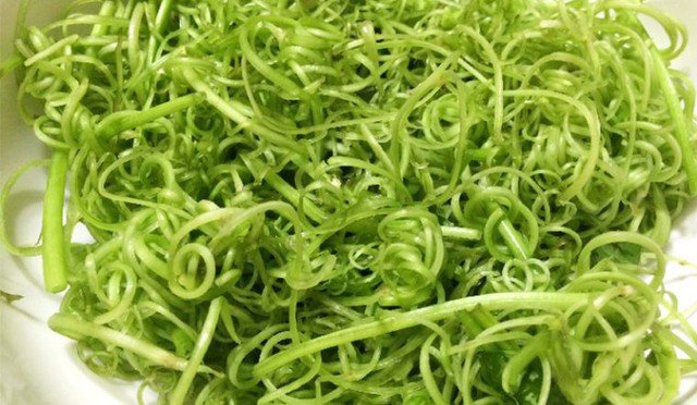 Để có một nồi lẩu gà lá giang tròn vị và giàu giá trị dinh dưỡng, hãy ăn cùng loại rau sau - Ảnh 1.