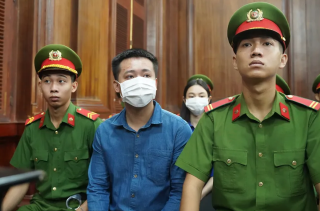 Hoa hậu Thùy Tiên, Quang Linh Vlogs, Hằng Du Mục đối diện bao nhiêu năm tù? - Ảnh 2. Hoa hậu Thùy Tiên, Quang Linh Vlogs, Hằng Du Mục đối diện bao nhiêu năm tù? - Ảnh 2.