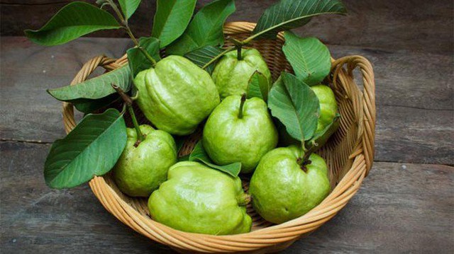 Nhóm người nên cân nhắc việc ăn ổi, để tránh khiến cơ thể gặp rắc rối không mong muốn - Ảnh 3.