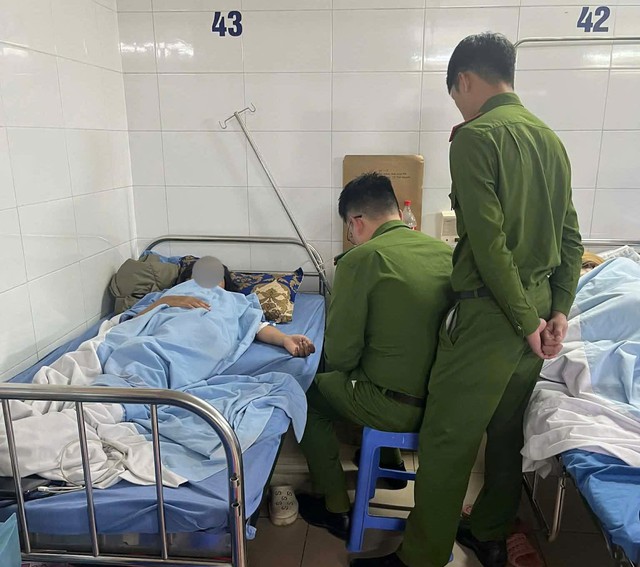 Hình ảnh cháu bé Thái Nguyên bị bầm tím khắp người gây phẫn nộ cộng đồng mạng - Ảnh 2.