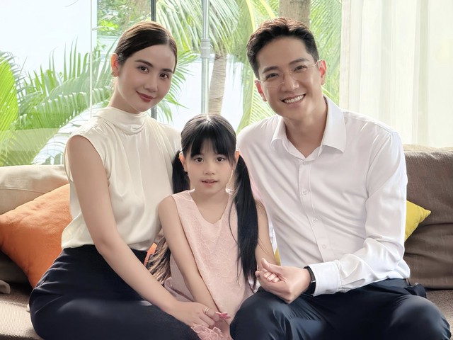 Vợ Chí Nhân trong 'Cách em 1 milimet' đời thực có nhan sắc 'hack tuổi' ra sao? - Ảnh 2. Vợ Chí Nhân trong 'Cách em 1 milimet' đời thực có nhan sắc 'hack tuổi' ra sao? - Ảnh 2.