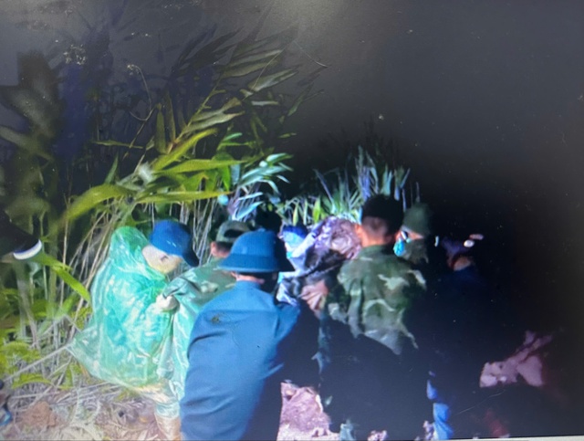 Tin sáng 21/11: Đường sắt tạm ngừng chạy do mưa lũ, đổi trả vé online miễn phí thế nào?; Miền Bắc có thể xuất hiện sương muối, Nam Trung Bộ còn mưa - Ảnh 3.