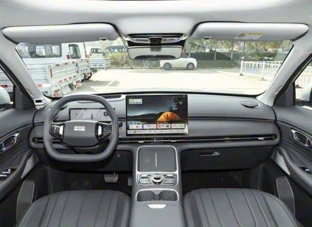 SUV hạng A hybrid giá 353 triệu đồng trang bị hiện đại, siêu tiết kiệm xăng, pin khỏe, rẻ chỉ như Hyundai Grand i10, Kia Morning sắp có ở Việt Nam?- Ảnh 4. SUV hạng A hybrid giá 353 triệu đồng trang bị hiện đại, siêu tiết kiệm xăng, pin khỏe, rẻ chỉ như Hyundai Grand i10, Kia Morning sắp có ở Việt Nam?- Ảnh 4.