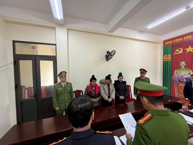 Sơn La: Khởi tố 3 phụ nữ hái trộm 295kg cà phê tại Púng Bánh - Ảnh 1.