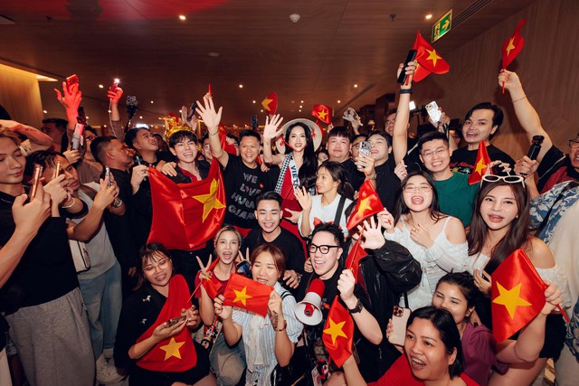 Hòa Minzy ủng hộ Hương Giang sau Miss Universe 2025: Tình bạn vững mạnh - Ảnh 5.