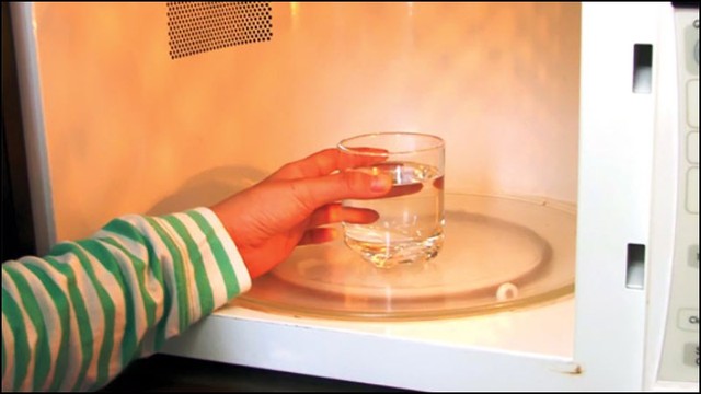 Thức ăn nhiễm đầy hạt vi nhựa chỉ vì thói quen này trong căn bếp của người Việt - Ảnh 3. Thức ăn nhiễm đầy hạt vi nhựa chỉ vì thói quen này trong căn bếp của người Việt - Ảnh 3.