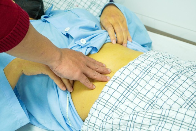 Người phụ nữ 40 tuổi ở Phú Thọ suy gan cấp, da vàng như nghệ thừa nhận một sai lầm nhiều người Việt mắc phải - Ảnh 1.