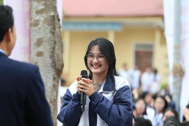 &Yacute; nghĩa Hội thi 'Rung chu&ocirc;ng v&agrave;ng' t&igrave;m hiểu kiến thức D&acirc;n số - Sức khỏe sinh sản - Ảnh 5.