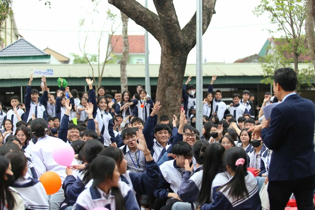 &Yacute; nghĩa Hội thi 'Rung chu&ocirc;ng v&agrave;ng' t&igrave;m hiểu kiến thức D&acirc;n số - Sức khỏe sinh sản - Ảnh 3.