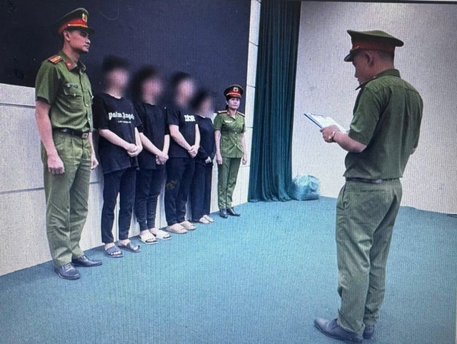 Tin sáng 24/11: Bộ Công an cảnh báo tin giả AI dựng cảnh kêu cứu, thổi phồng thiệt hại mưa lũ; Hà Nội rét đậm, nhiệt độ thấp nhất 13-15 độ C - Ảnh 6.