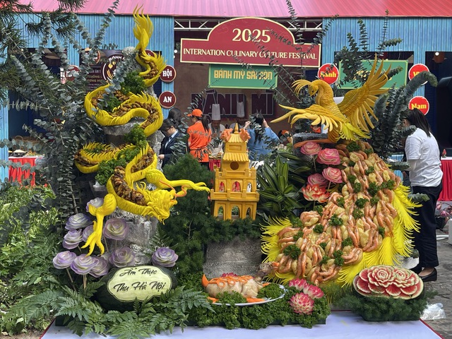 Gần 20 nghìn lượt khách đến thăm quan, thưởng thức món ăn tại Liên hoan Văn hóa Ẩm thực Quốc tế 2025 - Ảnh 3.