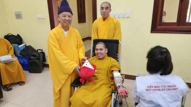 Vòng tay nhân ái: Ngày hội hiến máu “ Hành Bồ Tát đạo ” gieo hạt thiện lành - Ảnh 3.