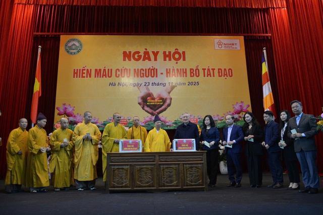 Vòng tay nhân ái: Ngày hội hiến máu “ Hành Bồ Tát đạo ” gieo hạt thiện lành - Ảnh 4.