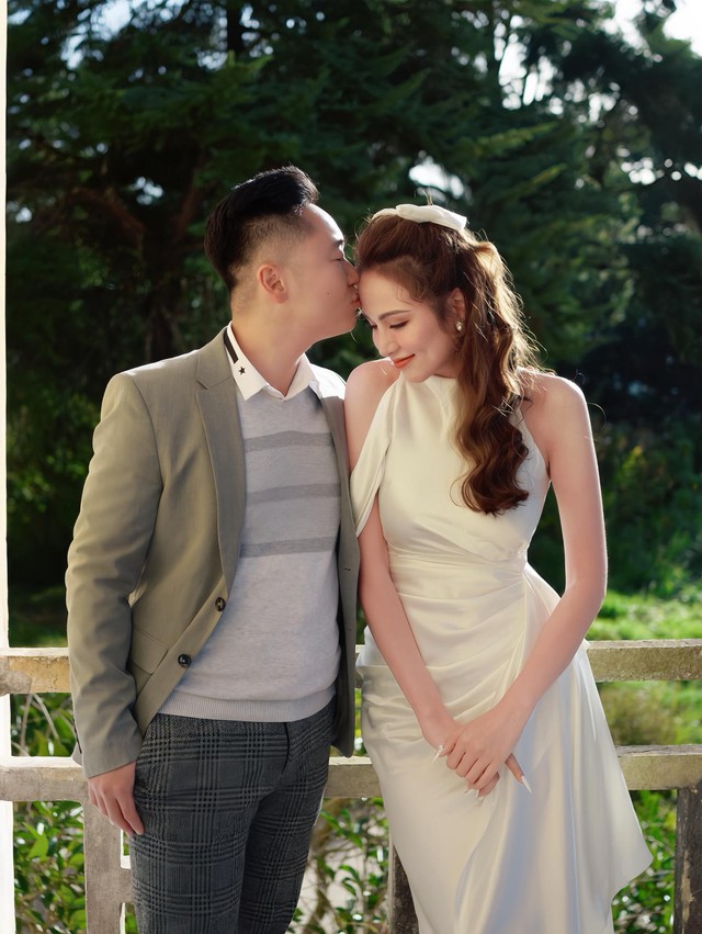 Chồng thứ 3 của Diễm Hương vỡ òa khi chứng kiến vợ sinh con - Ảnh 4.