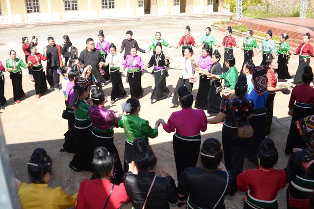 Về Yên Châu - Sơn La vui mùa Lễ hội cơm mới - Ảnh 9. Về Yên Châu - Sơn La vui mùa Lễ hội cơm mới - Ảnh 9.