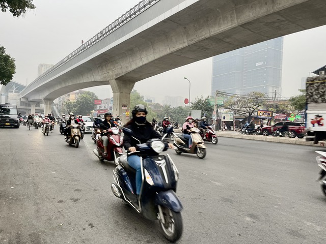 Thời tiết Hà Nội 3 ngày tới: Dự báo thời điểm người dân Thủ đô 'rét cóng' do không khí lạnh bao trùm - Ảnh 1. Thời tiết Hà Nội 3 ngày tới: Dự báo thời điểm người dân Thủ đô 'rét cóng' do không khí lạnh bao trùm - Ảnh 1.