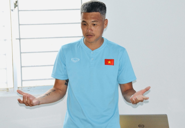 Công Vinh gây chú ý với diện mạo tuổi 40 - Ảnh 2.