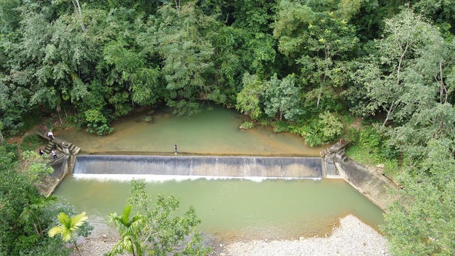 Khám phá bí ẩn hang cá thần Văn Nho và hiện tượng cá thay đổi màu da theo thời tiết - Ảnh 1.