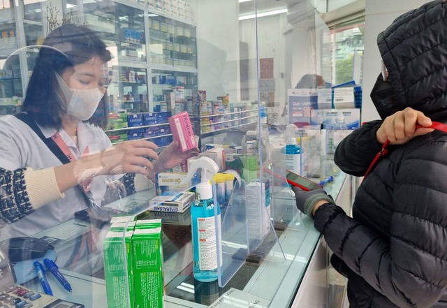 Phụ nữ tiền mãn kinh nên mua loại vitamin nào, xu hướng “dinh dưỡng chuyển đổi” khi bước qua tuổi 50 - Ảnh 1. Phụ nữ tiền mãn kinh nên mua loại vitamin nào, xu hướng “dinh dưỡng chuyển đổi” khi bước qua tuổi 50 - Ảnh 1.