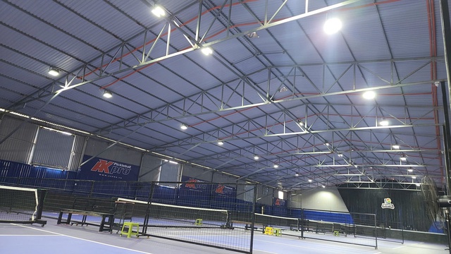 Hà Nội lo ngại rủi ro cháy nổ từ Nhà xưởng tạm làm sân pickleball - Ảnh 4. Hà Nội lo ngại rủi ro cháy nổ từ Nhà xưởng tạm làm sân pickleball - Ảnh 4.