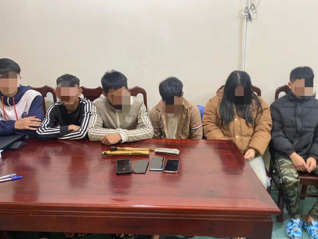 Nhóm thanh thiếu niên tụ tập 'giải quyết mâu thuẫn', quay clip đăng TikTok- Ảnh 1.