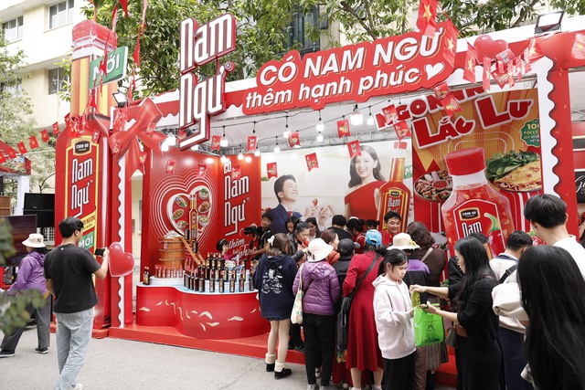 Dễ dàng xác thực hàng chính hãng khi quét QR Code trên mỗi chai nước mắm Nam Ngư - Ảnh 3.