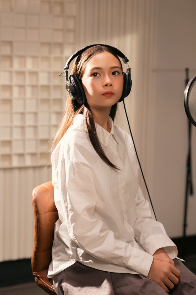 11 tuổi con gái Đoan Trang diện áo dài gây sốt - Ảnh 2. 11 tuổi con gái Đoan Trang diện áo dài gây sốt - Ảnh 2.