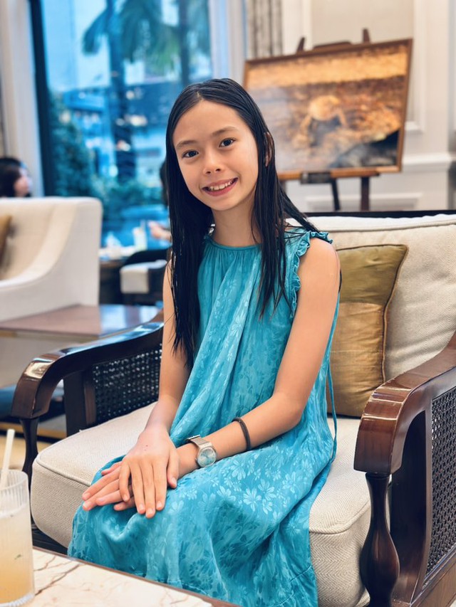 11 tuổi con gái Đoan Trang diện áo dài gây sốt - Ảnh 5. 11 tuổi con gái Đoan Trang diện áo dài gây sốt - Ảnh 5.