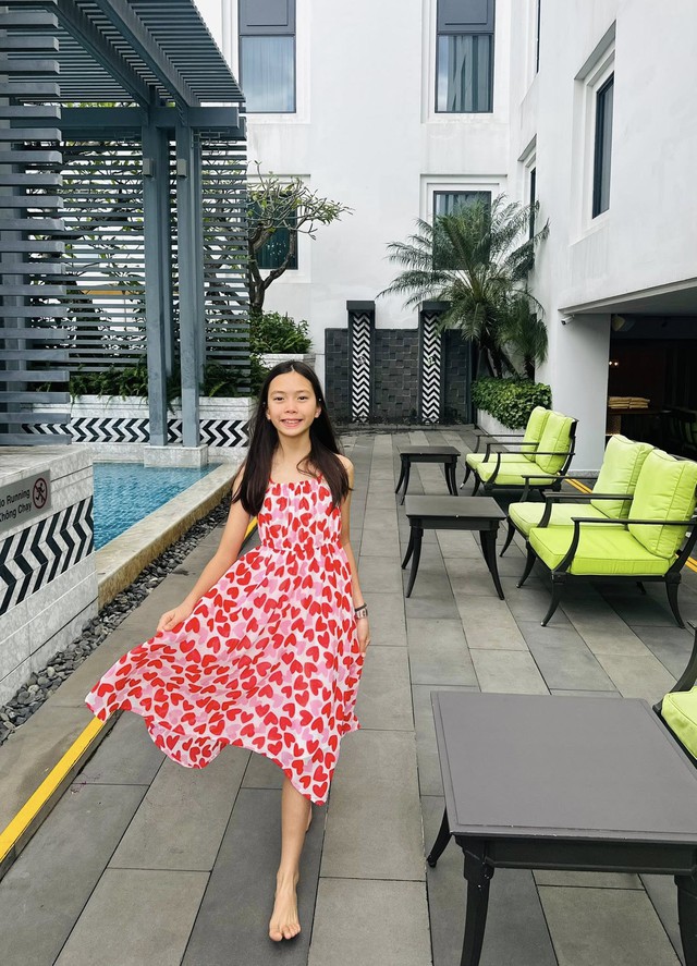 11 tuổi con gái Đoan Trang diện áo dài gây sốt - Ảnh 6. 11 tuổi con gái Đoan Trang diện áo dài gây sốt - Ảnh 6.