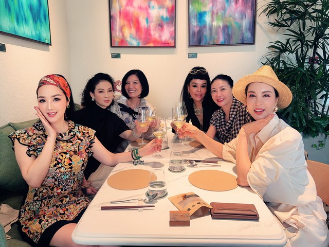 Hoa hậu Đền Hùng Giáng My đọ sắc bên cựu người mẫu Thủy Hương - Ảnh 2.