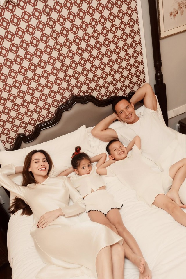 Sinh nhật Hồ Ngọc Hà tuổi 41, Kim Lý gửi gắm những lời 'mật ngọt' - Ảnh 8. Sinh nhật Hồ Ngọc Hà tuổi 41, Kim Lý gửi gắm những lời 'mật ngọt' - Ảnh 8.