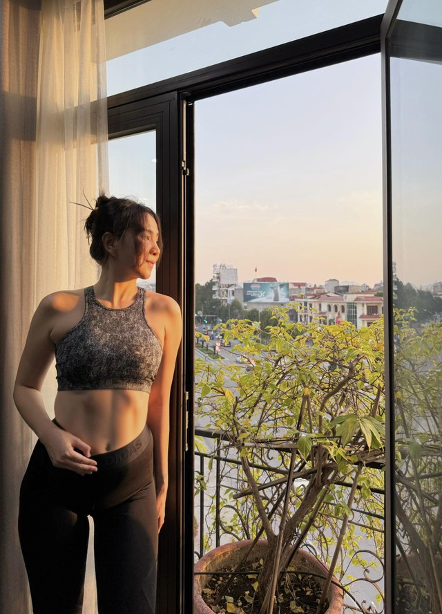 Sau 7 tháng sinh con, Mai Ngọc về dáng thon gọn khiến mẹ bỉm sữa ngưỡng mộ - Ảnh 1.