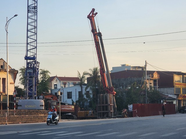 Vì sao dự án mở rộng Đại lộ Lê Lợi chậm tiến độ tại thanh hóa? - Ảnh 3.