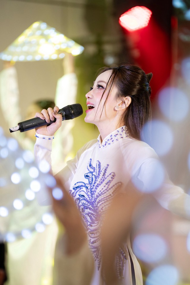 Thân thế bạn gái Liên Bỉnh Phát - Ảnh 7. Thân thế bạn gái Liên Bỉnh Phát - Ảnh 7.