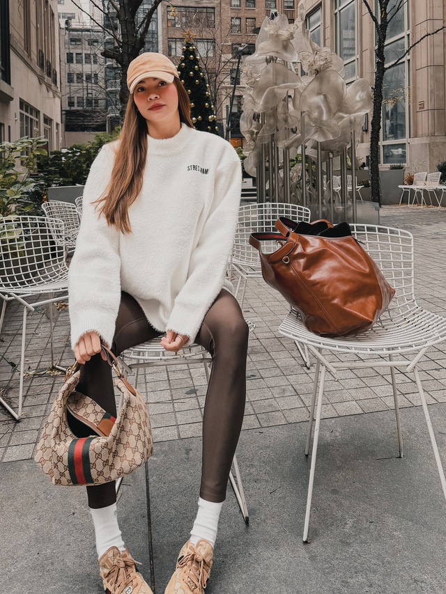 Hồ Ngọc Hà năng động với outfit dạo phố ở New York  - Ảnh 2.