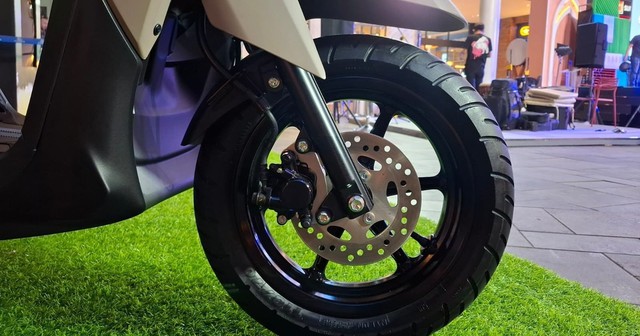 Giá xe ga 125cc động cơ Hybrid hấp dẫn trên thị trường Việt Nam hiện nay - Ảnh 5. Giá xe ga 125cc động cơ Hybrid hấp dẫn trên thị trường Việt Nam hiện nay - Ảnh 5.