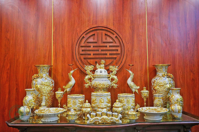 Đại kỵ khi sắp xếp bàn thờ gia tiên nên tránh - Ảnh 2.