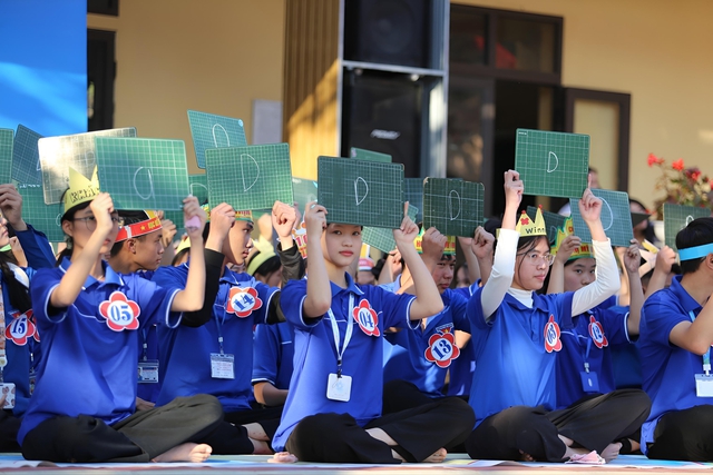 Cuộc thi Rung chuông vàng nâng cao kiến thức bảo vệ thế hệ trẻ tại Trường THPT Anh Sơn - Ảnh 6.