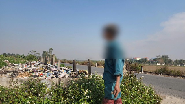 Kinh hoàng bãi rác ở Ninh Bình: Mỹ phẩm chưa mở, rác thải ngập ngụa giữa cảnh đồng xã Ý Yên - Ảnh 10.