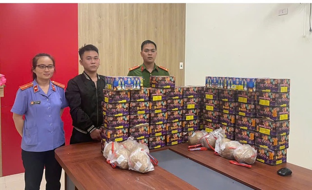 Bắt đối tượng Buôn bán hơn 1 tạ pháo nổ dịp Tết tại Nghệ An - Ảnh 1. Bắt đối tượng Buôn bán hơn 1 tạ pháo nổ dịp Tết tại Nghệ An - Ảnh 1.