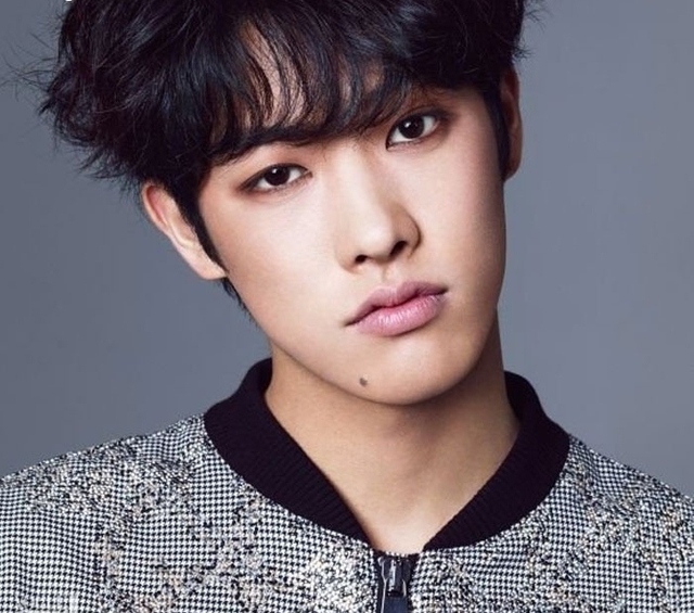 6 vị trí nốt ruồi 'quý tướng' mang lại may mắn, tài vận sung túc cho đàn ông - Ảnh 2. 6 vị trí nốt ruồi 'quý tướng' mang lại may mắn, tài vận sung túc cho đàn ông - Ảnh 2.