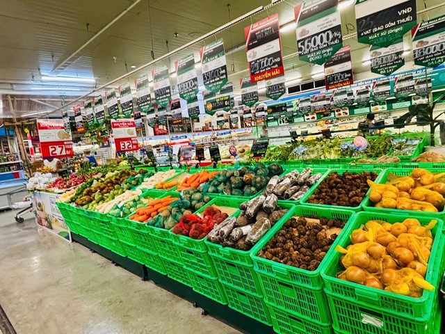 Ứng phó bão số 13: Tăng gấp đôi lượng hàng hóa thiết yếu, giữ 'mạch' nguồn cung - Ảnh 4. Ứng phó bão số 13: Tăng gấp đôi lượng hàng hóa thiết yếu, giữ 'mạch' nguồn cung - Ảnh 4.