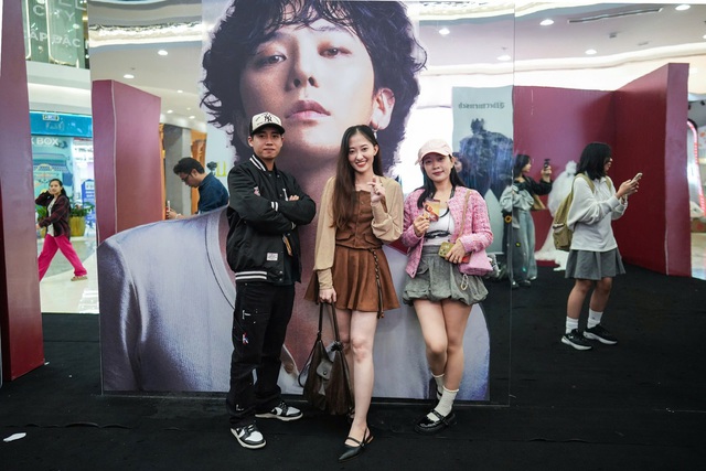 Fan đổ về Ocean City check in G-DRAGON 2025 WORLD TOUR [Übermensch] IN HANOI, háo hức chờ concert lịch sử - Ảnh 4.