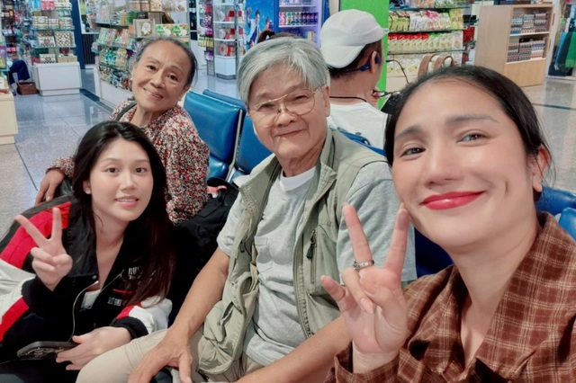 MC Cát Tường xót xa trước căn nhà ngập bùn sau bão số 13 - Ảnh 1.