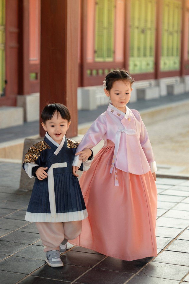 2 Con của Cường Đô La quấn quýt trong trang phục Hanbok dễ thương - Ảnh 10.